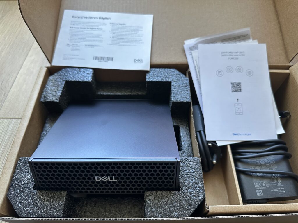 Dell Pro Max with GB10 kutu içeriği